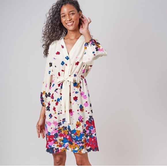 Dresses & Skirts - Tucker Abigail party dress crepe Floral Long Sleeve Dress 100 %  silk